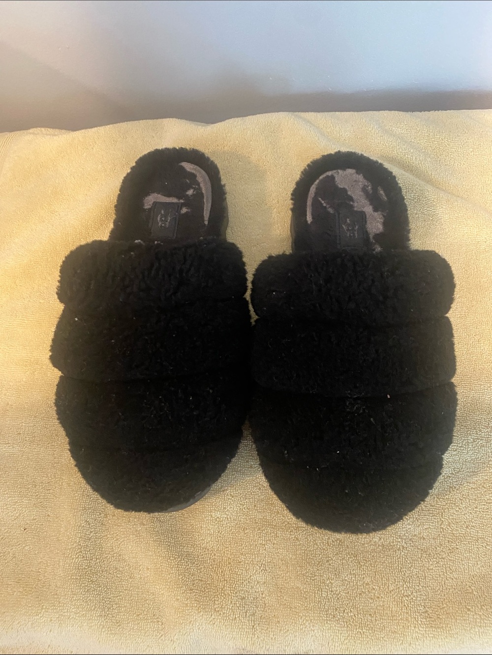 Ugg Women black Faux-Shearling Slip-On Slippers